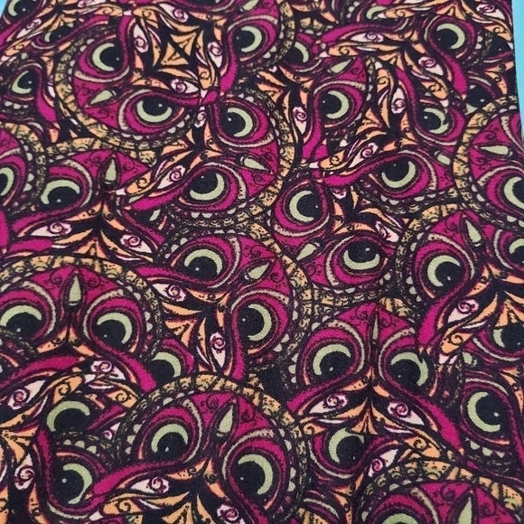 Lularoe buttersoft leggings tall - Picture 2 of 12